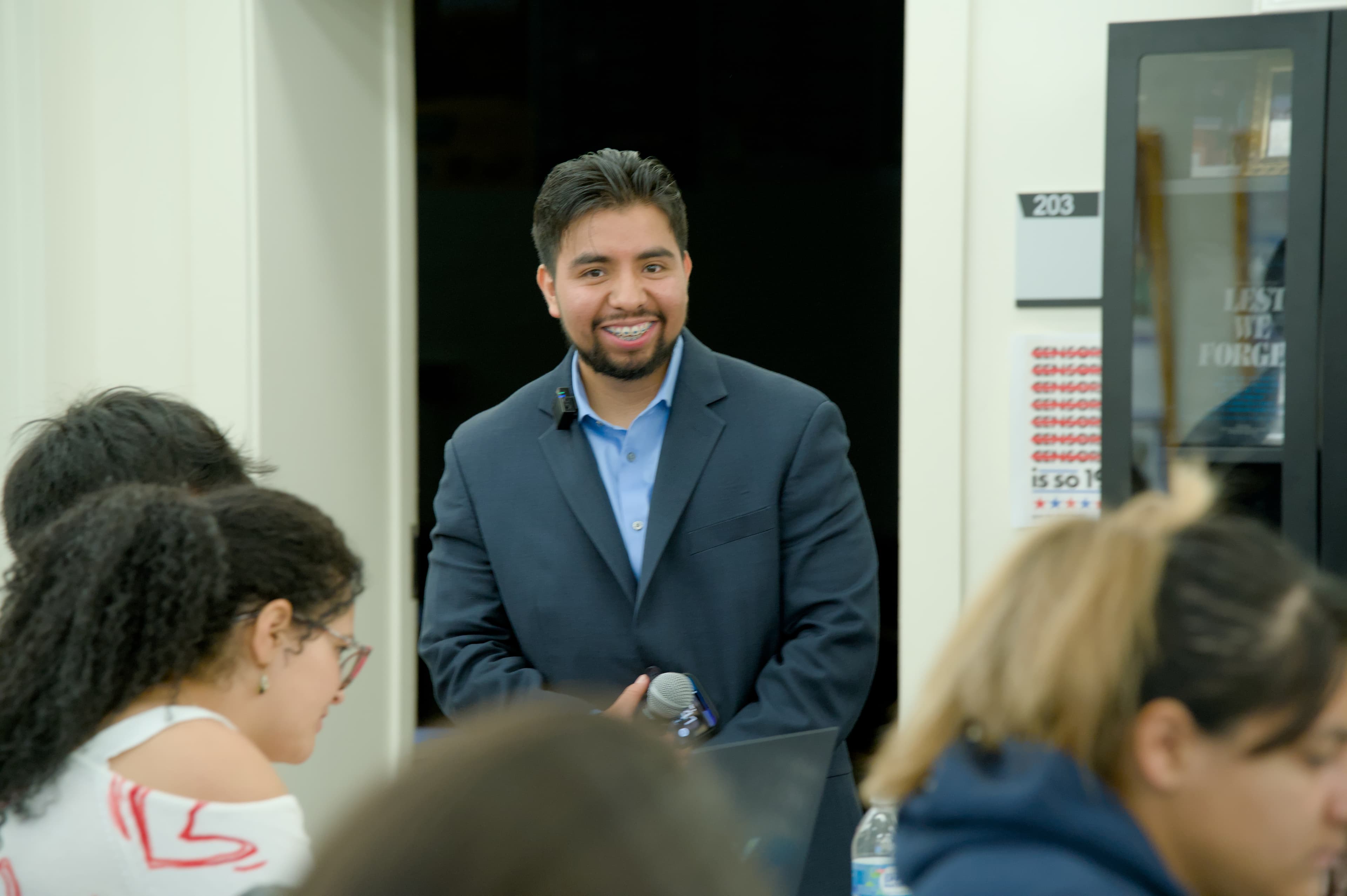 UndocuStartup founder leading a student workshop